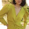 Vestido de fiesta midi, color verde.