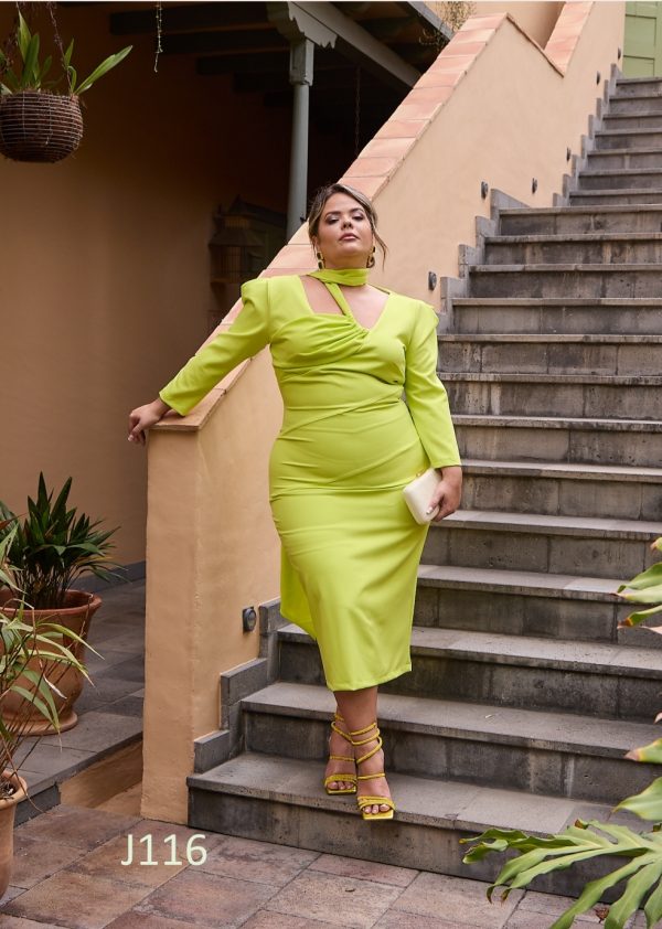 Vestido corto de fiesta con lazada en el cuello.